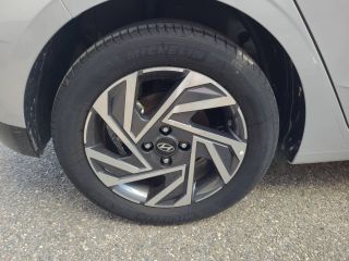04100 : Hyundai Manosque - Pedinielli - HYUNDAI i20 Intuitive - i20 III - GRIS CLAIR - Automate sequentiel - Essence sans plomb
