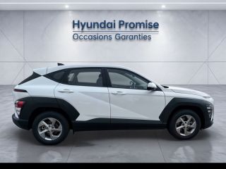 31683 : Hyundai Toulouse Sud Labège - Automobiles Delahaye - HYUNDAI KONA Intuitive - KONA II - ATLAS WHITE - Automate sequentiel - Essence / Courant électrique