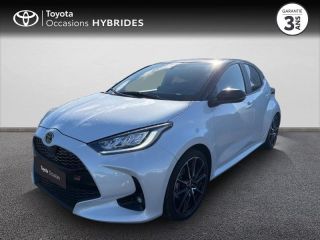 50000 : Hyundai Saint-Lô - GCA - TOYOTA Yaris - Yaris - Bi ton blanc lunaire   noir - Traction - Hybride : Essence/Electrique