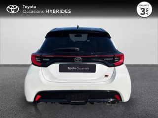 50000 : Hyundai Saint-Lô - GCA - TOYOTA Yaris - Yaris - Bi ton blanc lunaire   noir - Traction - Hybride : Essence/Electrique