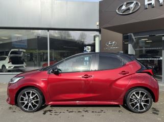 50300 : Hyundai Avranches - GCA - TOYOTA Yaris - Yaris - Bi-ton Rouge Intense / Toit noir - Traction - Hybride : Essence/Electrique