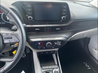 45000 : Hyundai Orléans Motors - HYUNDAI i20 - i20 - Sleek Silver Métal - Traction - Essence