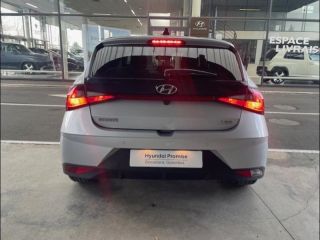 45000 : Hyundai Orléans Motors - HYUNDAI i20 - i20 - Sleek Silver Métal - Traction - Essence