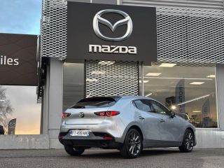 29000 : Hyundai Quimper - Iroise Automobiles - MAZDA Mazda 3 - Mazda 3 - Sonic Silver Métallisé - Traction - Essence/Micro-Hybride