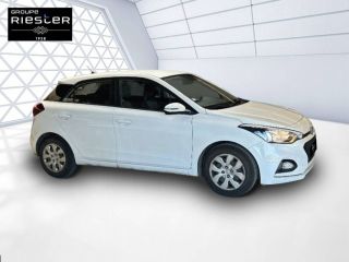 60740 : Hyundai Saint-Maximin - Protea by Riester - HYUNDAI i20 Initia - i20 II - BLANC - Boîte manuelle - Essence sans plomb