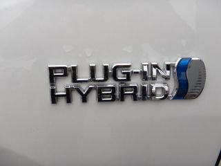 52000 : Hyundai Chaumont - Garage Michel Bazin - SUZUKI Across - Across - Platinium White Pearl Metallic - Transmission intégrale - Hybride rechargeable : Essence/Electrique