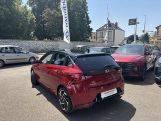 89100 : Hyundai Sens - APS - HYUNDAI i20 - i20 - Dragon Red Métal/Toit/rétro Black - Traction - Essence/Micro-Hybride