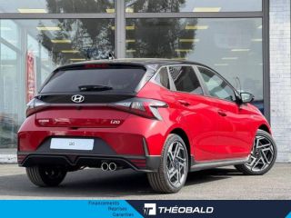 57200 : Hyundai Sarreguemines - Theobald Automobiles - HYUNDAI i20 - i20 - Dragon Red Métal/Toit+rétros Black - Traction - Essence