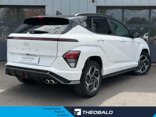 57685 : Hyundai Metz - Theobald Automobiles - HYUNDAI Kona - Kona - Atlas White/Toit/rétros Black - Traction - Hybride : Essence/Electrique