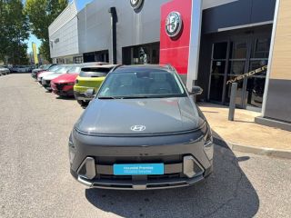 04100 : Hyundai Manosque - Pedinielli - HYUNDAI KONA Executive - KONA II - Gris - Automate sequentiel - Essence / Courant électrique