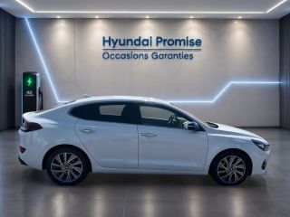 85000 : Hyundai MoceanRent | La Roche-sur-Yon - Océane Auto - HYUNDAI i30 FASTBACK Creative - i30 III - Blanc - Boîte séquentielle - Diesel