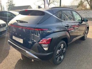 89100 : Hyundai Sens - APS - HYUNDAI Kona - Kona - Denim Blue perlé métallisé - Traction - Hybride : Essence/Electrique