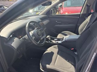 89100 : Hyundai Sens - APS - HYUNDAI Tucson - Tucson - Shimmering Silver Métal/Toit/rétros Dark - Traction - Diesel/Micro-Hybride