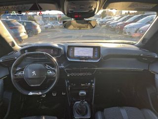 13290 : Hyundai Aix en Provence - Cap Milanesio - PEUGEOT 2008 GT Line - 2008 II - GRIS - Boîte manuelle - Essence sans plomb