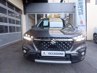 78000 : Hyundai Versailles - SOCOHY - SUZUKI S-Cross - S-Cross - Titan Dark Gray métallisée - Traction - Essence/Micro-Hybride