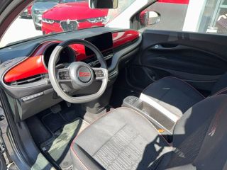 84120 : Hyundai PERTUIS - SA PEDINIELLI - FIAT 500e CABRIOLET MY22 SERIE 1 STEP 1 (RED) - 500 III - Gris - Automate à fonct. Continu - Courant électrique