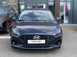 14100 : Hyundai Lisieux - Trajectoire Automobiles - HYUNDAI i30 - i30 - Sailing Blue métal - Traction - Essence