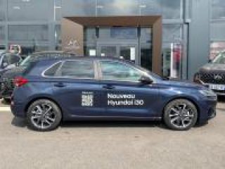 14100 : Hyundai Lisieux - Trajectoire Automobiles - HYUNDAI i30 - i30 - Sailing Blue métal - Traction - Essence