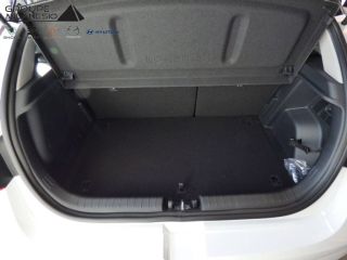 13300 : Hyundai Salon de Provence - Cap Milanesio - HYUNDAI i20 Creative - i20 III - Polar White/Phantom Black - Automate sequentiel - Essence sans plomb