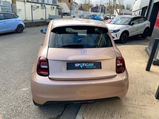 84120 : Hyundai PERTUIS - SA PEDINIELLI - FIAT 500e 3+1 Icône - 500 III - Rouge - Automate à fonct. Continu - Courant électrique