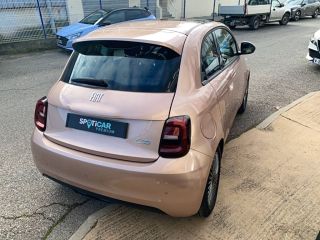 84120 : Hyundai PERTUIS - SA PEDINIELLI - FIAT 500e 3+1 Icône - 500 III - Rouge - Automate à fonct. Continu - Courant électrique