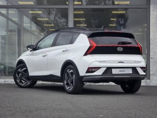 57200 : Hyundai Sarreguemines - Theobald Automobiles - HYUNDAI Bayon - Bayon - Atlas White/Toit+rétros Black - Traction - Essence