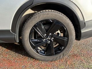 33110 : Hyundai Bordeaux Nord Le Bouscat - Sipa Automobiles - MITSUBISHI ECLIPSE CROSS MY23 BLACK Collection - ECLIPSE CROSS - Gris - Automate à fonct. Continu - Essence / Courant électrique