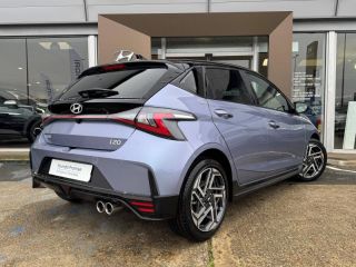 72100 : Hyundai Le Mans - GCH LE MANS - HYUNDAI i20 - i20 - Meta Blue Métal/Toit+rétros Black - Traction - Essence