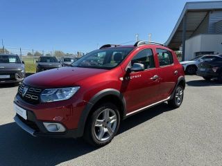 49300 : Hyundai Cholet - Océane Auto - DACIA SANDERO Stepway - SANDERO II - Rouge - Boîte manuelle - Essence sans plomb