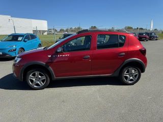 49300 : Hyundai Cholet - Océane Auto - DACIA SANDERO Stepway - SANDERO II - Rouge - Boîte manuelle - Essence sans plomb