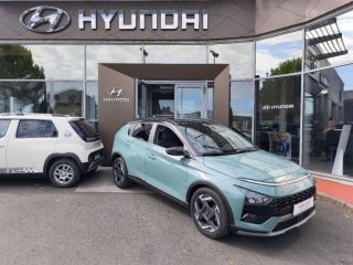 19100 : Hyundai Brive-la-Gaillarde - Garage Pouget - HYUNDAI Bayon - Bayon - Mangrove Green Métal/Toit+rétros Black - Traction - Essence