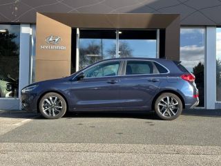 29200 : Hyundai Brest - Iroise Automobiles - HYUNDAI i30 - i30 - Sailing Blue métal - Traction - Essence