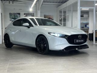 29000 : Hyundai Quimper - Iroise Automobiles - MAZDA Mazda 3 - Mazda 3 - Ceramic White Métallisé - Traction - Essence/Micro-Hybride