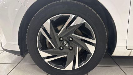 95500 : Hyundai Gonesse - ABVV - HYUNDAI i20 Intuitive - i20 III - Blanc - Automate sequentiel - Essence sans plomb