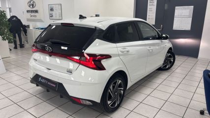 95500 : Hyundai Gonesse - ABVV - HYUNDAI i20 Intuitive - i20 III - Blanc - Automate sequentiel - Essence sans plomb