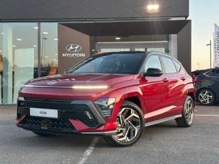 57200 : Hyundai Sarreguemines - Theobald Automobiles - HYUNDAI Kona - Kona - Ultimate Red métallisé/Toit/rétros Black - Traction - Hybride : Essence/Electrique