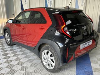 29200 : Hyundai Brest - Iroise Automobiles - TOYOTA Aygo X - Aygo X - Bi-Ton Rouge Piment premium/Toit noir - Traction - Essence