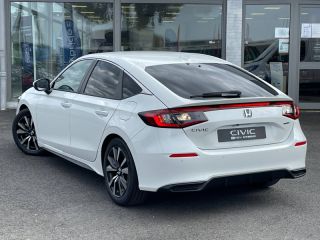 57200 : Hyundai Sarreguemines - Theobald Automobiles - HONDA Civic - Civic - Blanc Platine Nacré - Traction - Hybride : Essence/Electrique