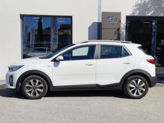 13200 : HYUNDAI Arles - Lexa Automobile - KIA STONIC Active - STONIC - Blanc - Boîte manuelle - Essence sans plomb