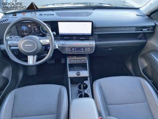 13300 : Hyundai Salon de Provence - Cap Milanesio - HYUNDAI KONA Creative - KONA (02/2023) - ABYSS BLACK - Automate sequentiel - Essence / Courant électrique