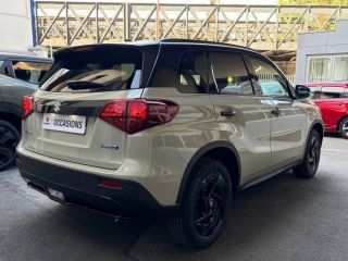 78000 : Hyundai Versailles - SOCOHY - SUZUKI Vitara - Vitara - So'Color Savanna Ivory/Black métal - Traction - Essence/Micro-Hybride