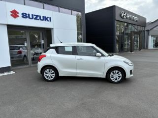 14400 : Hyundai Bayeux - Trajectoire Automobiles - SUZUKI Swift - Swift - Pure White Pearl métallisé - Traction - Essence/Micro-Hybride