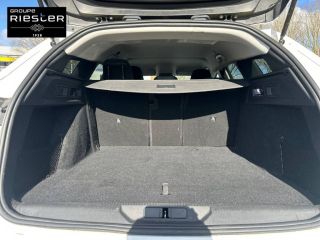 60740 : Hyundai Saint-Maximin - Protea by Riester - PEUGEOT 308 SW Allure - 308 III - BLANC - Boîte automatique - Essence / Courant électrique