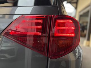 78000 : Hyundai Versailles - SOCOHY - SUZUKI Vitara - Vitara - Titan Dark Gray Pearl métallisé - Traction - Essence/Micro-Hybride