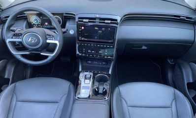 13200 : HYUNDAI Arles - Lexa Automobile - HYUNDAI TUCSON Executive - TUCSON IV - Blanc - Boîte automatique - Essence / Courant électrique