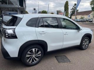 89100 : Hyundai Sens - APS - SUZUKI S-Cross - S-Cross - Cool White Pearl métallisé - Transmission intégrale - Essence/Micro-Hybride