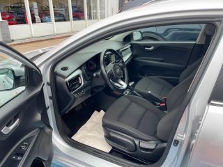 89100 : Hyundai Sens - APS - KIA Rio - Rio - Blanc Céleste - Traction - Essence