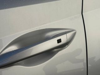 14100 : Hyundai Lisieux - Trajectoire Automobiles - HYUNDAI i20 - i20 - Sleek Silver Métal/Toit/rétros Black - Traction - Essence/Micro-Hybride