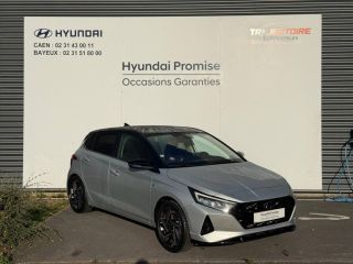 14100 : Hyundai Lisieux - Trajectoire Automobiles - HYUNDAI i20 - i20 - Sleek Silver Métal/Toit/rétros Black - Traction - Essence/Micro-Hybride