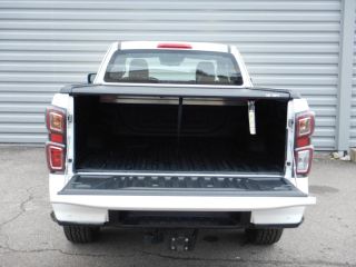 52000 : Hyundai Chaumont - Garage Michel Bazin - ISUZU D-Max - D-Max - Dolomite White nacré - Transmission intégrale enclenc - Diesel